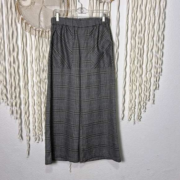 CHALET NWT Pull On Cropped Gray Plaid Wide Leg Pant Size M - Picture 1 of 10